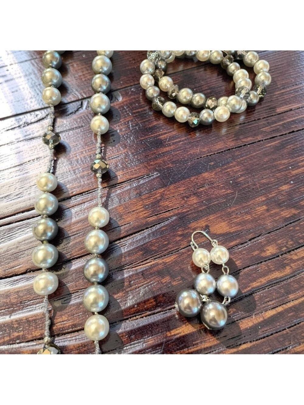 Lustrous Silver Pearl Necklace Set NWOT